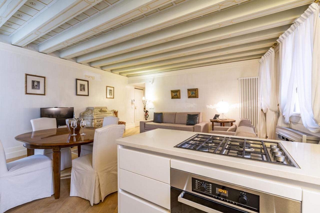 Gondola Luxury - Campo Santi Filippo E Giacomo By Wonderful Italy Venice Ngoại thất bức ảnh