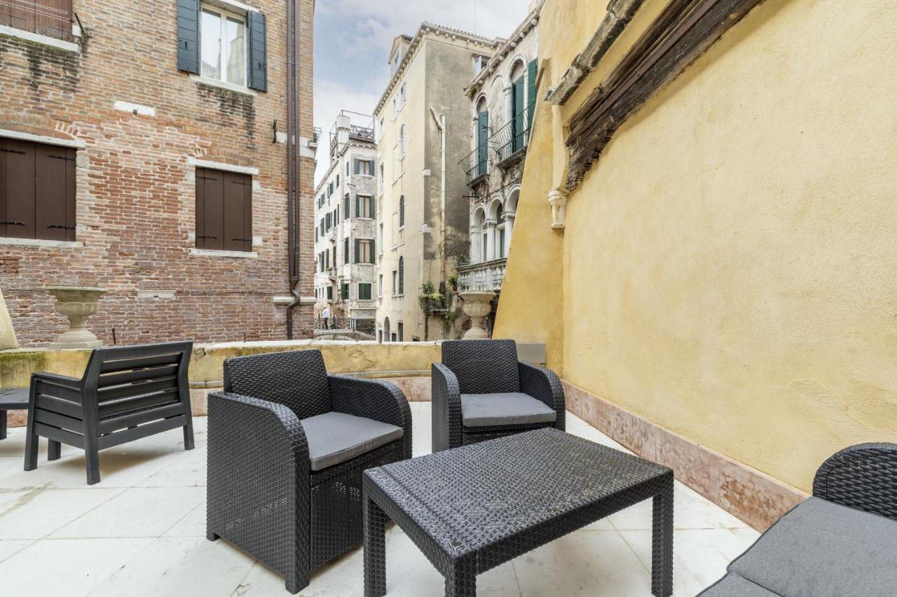 Gondola Luxury - Campo Santi Filippo E Giacomo By Wonderful Italy Venice Ngoại thất bức ảnh
