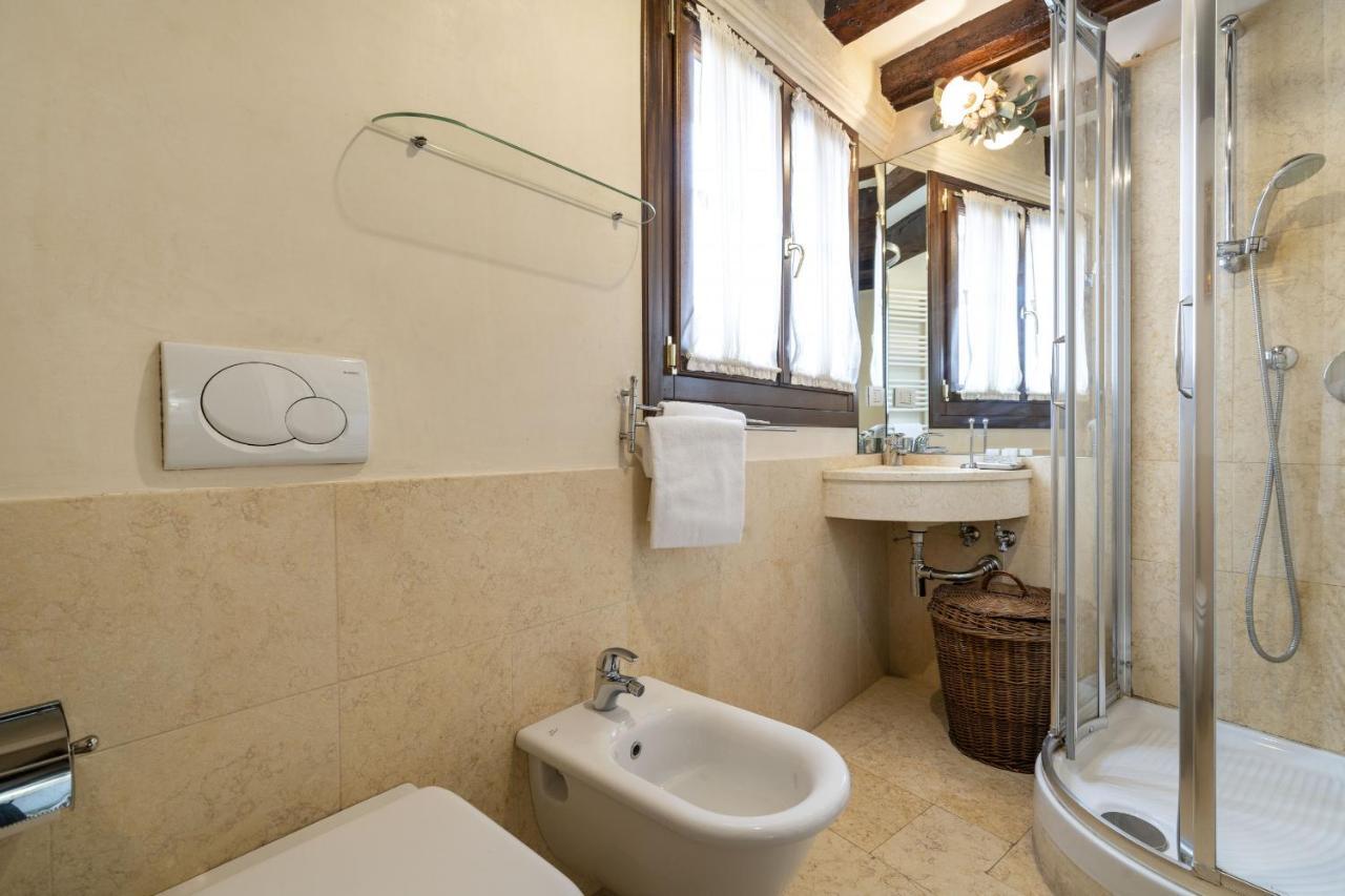 Gondola Luxury - Campo Santi Filippo E Giacomo By Wonderful Italy Venice Ngoại thất bức ảnh