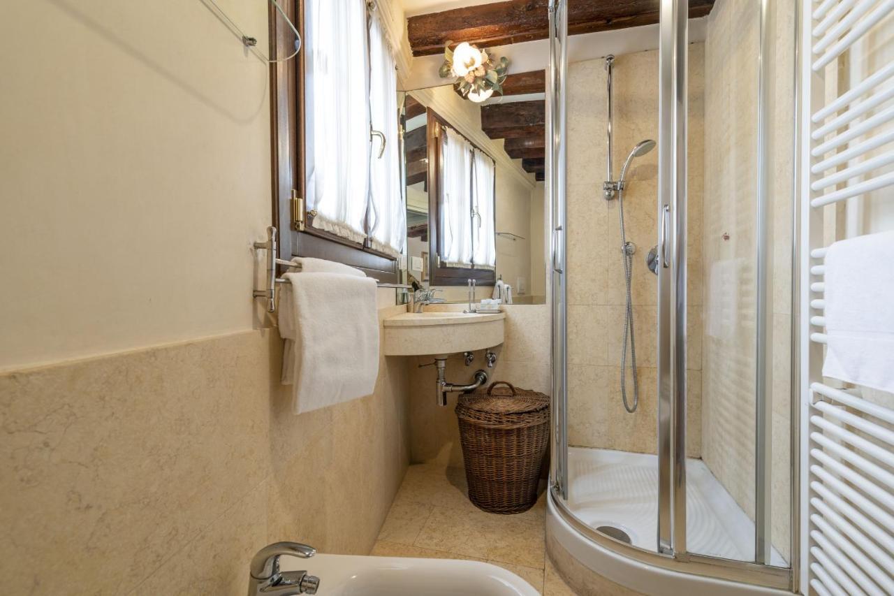 Gondola Luxury - Campo Santi Filippo E Giacomo By Wonderful Italy Venice Ngoại thất bức ảnh